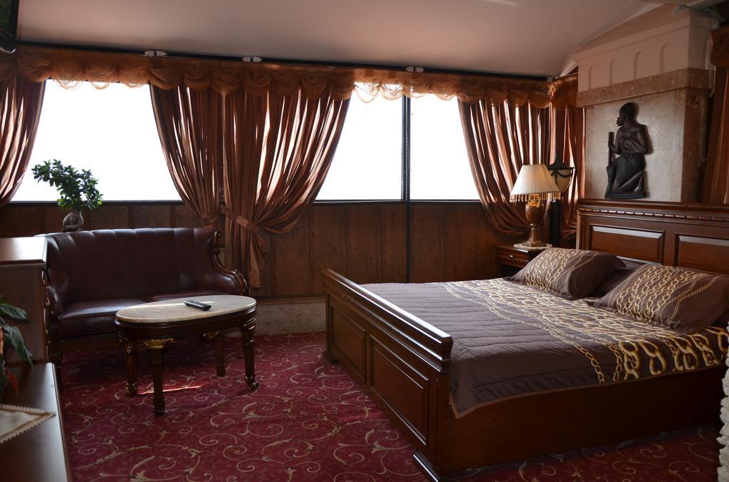 Boutique Hotel Boris Palace & Restaurant Plovdiv Bagian luar foto