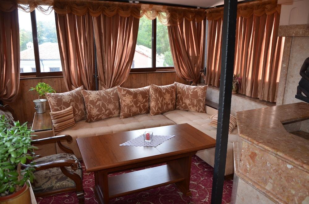 Boutique Hotel Boris Palace & Restaurant Plovdiv Bagian luar foto