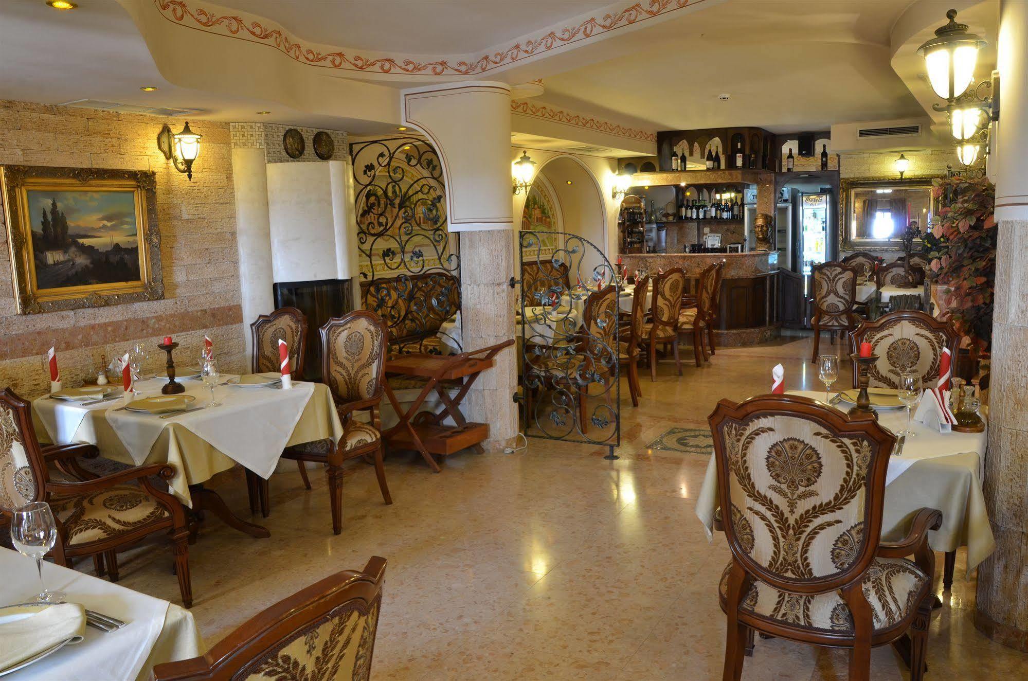 Boutique Hotel Boris Palace & Restaurant Plovdiv Bagian luar foto